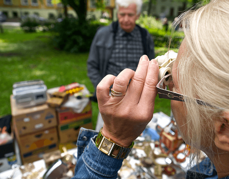 Some facts and history about flea markets.